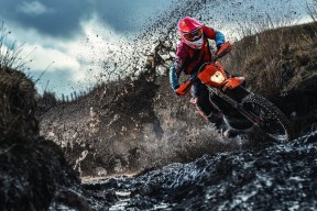 爱游戏官方网站-张雨霏突破自我刷新个人最好成绩，张雨霏如何走向巅峰